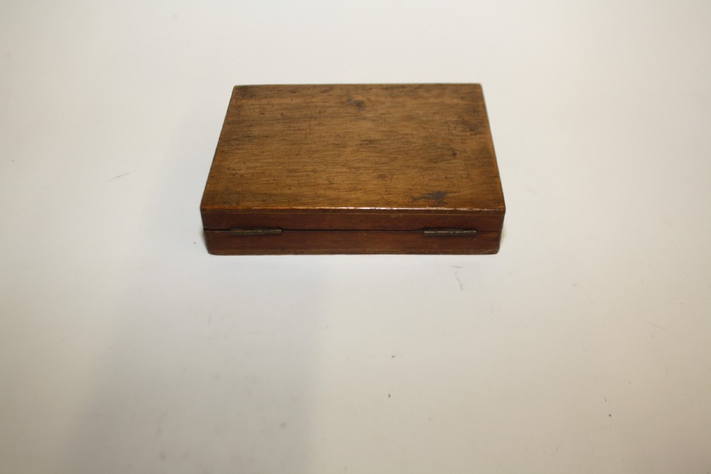 Early 20th century miniature travelling chess set View VIII