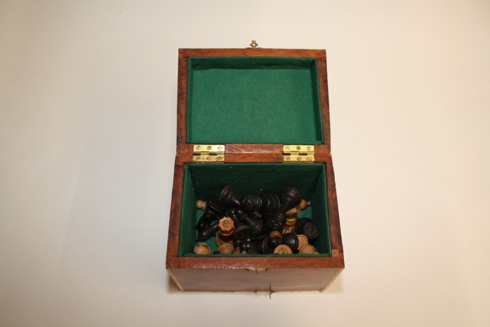 Early 20th century chess set View XII