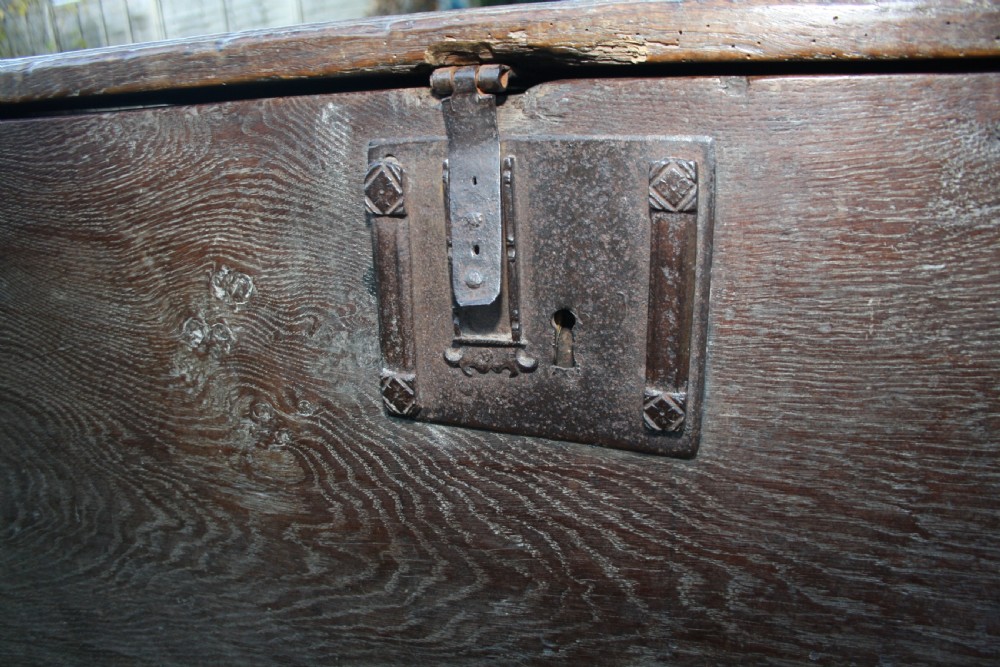 Very rare oak tudor coffer C1550 View VI