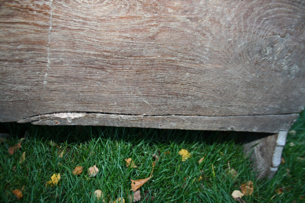 Very rare oak tudor coffer C1550 View VII