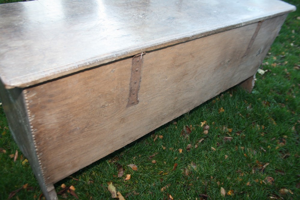 Very rare oak tudor coffer C1550 View IX