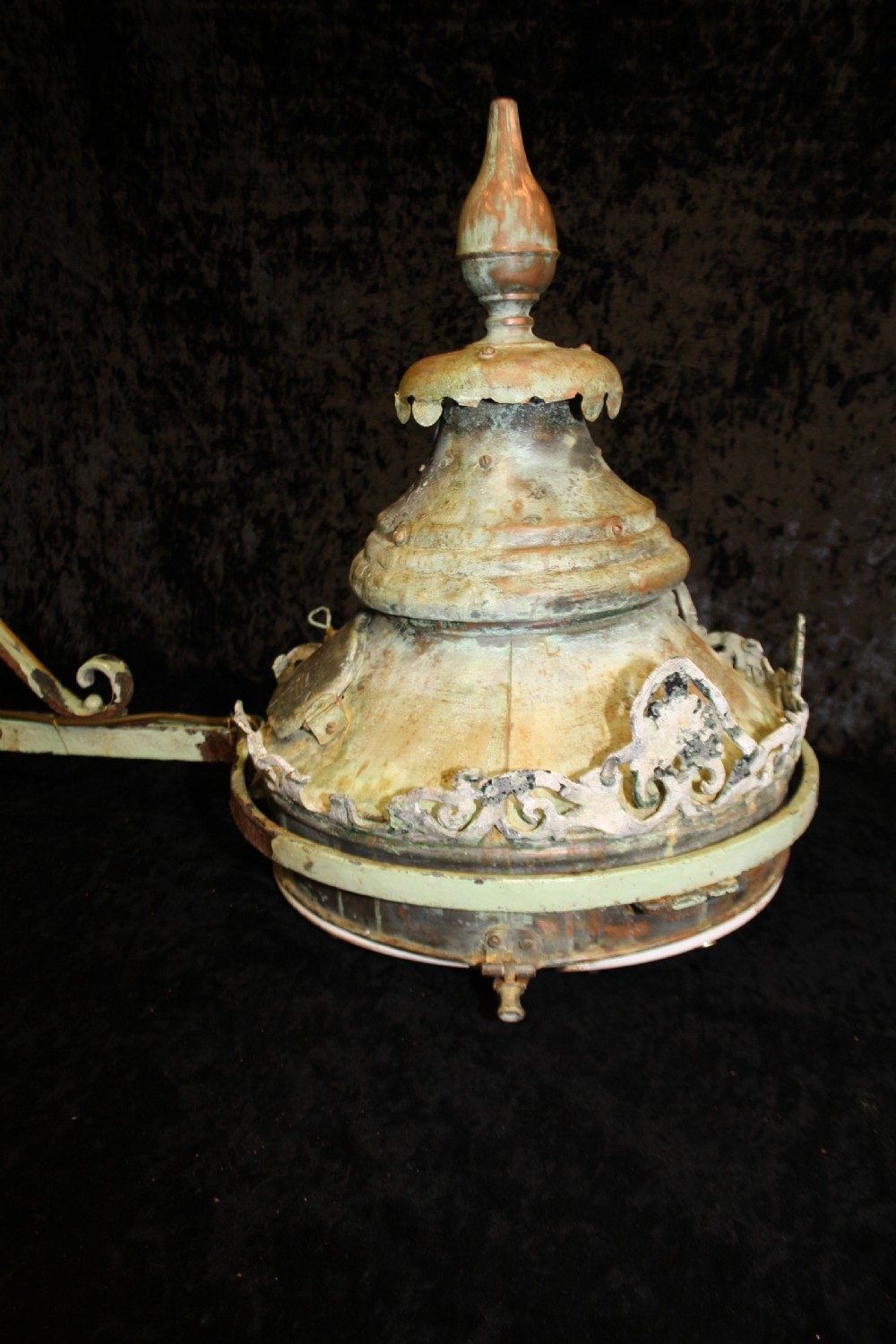 Large Victorian outside light in green View V