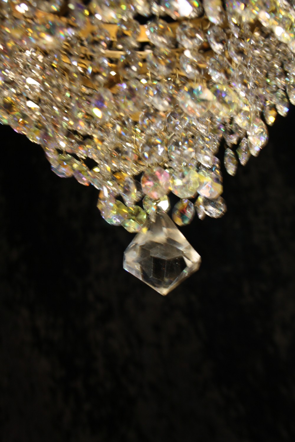 Early 20th century chandelier with six finials round the top View VII