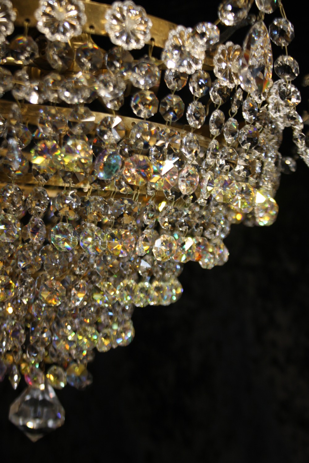 Early 20th century chandelier with six finials round the top View IX