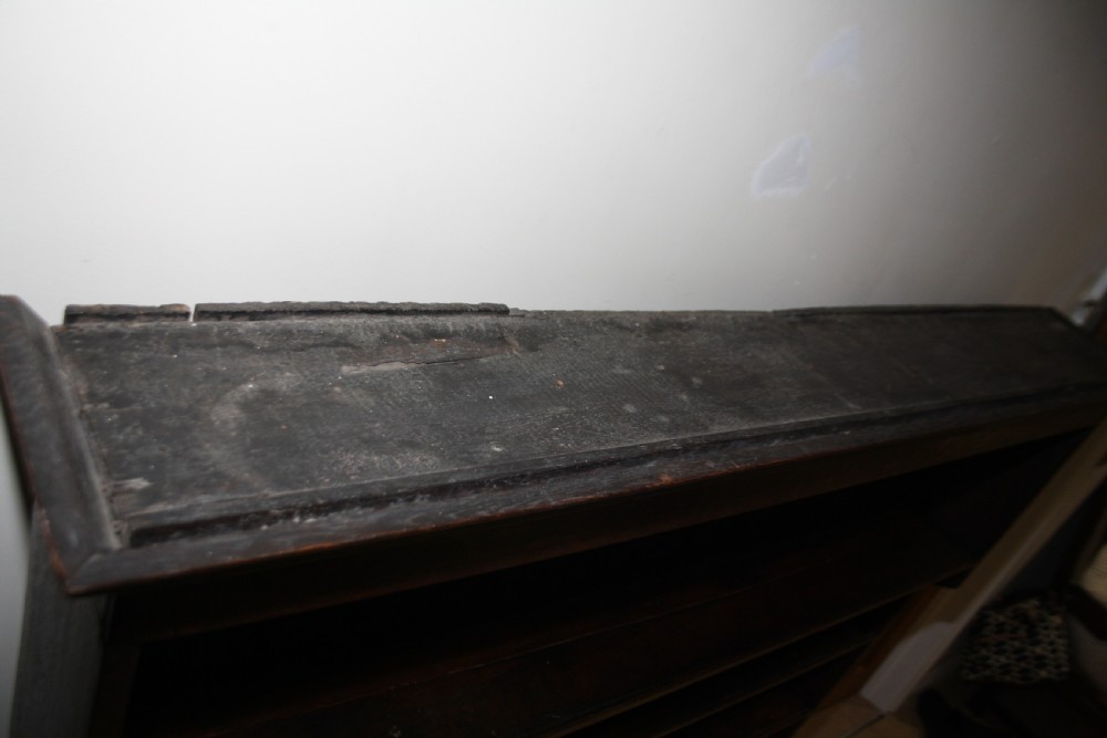 Late 18th century dresser rack View XII