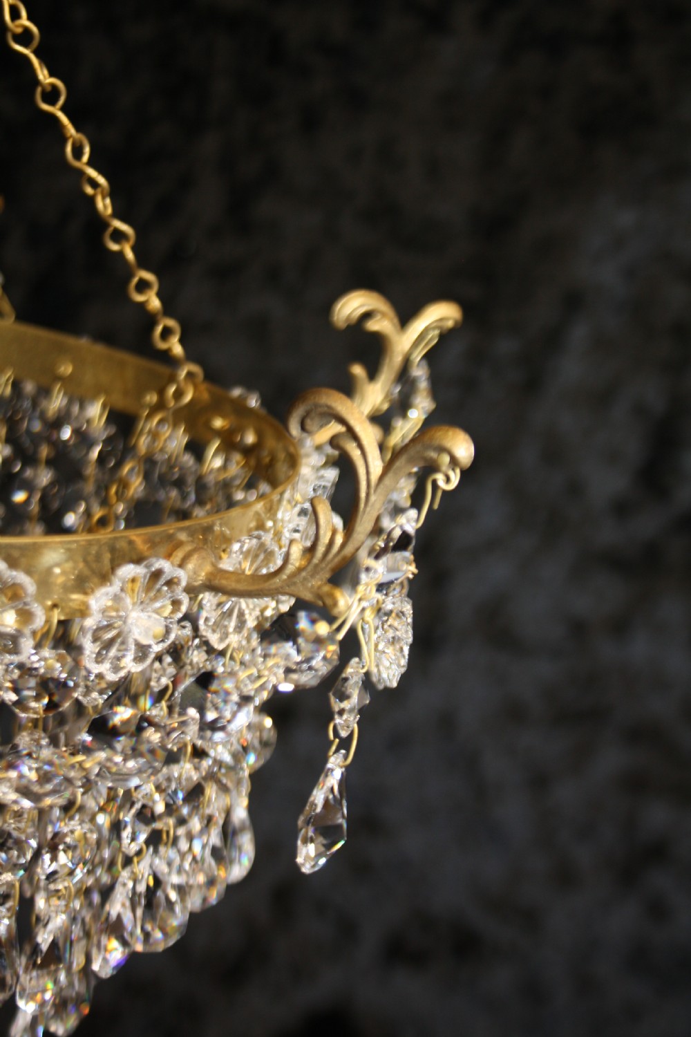 Chandelier with 6 finials to the edge with swags in between View IV