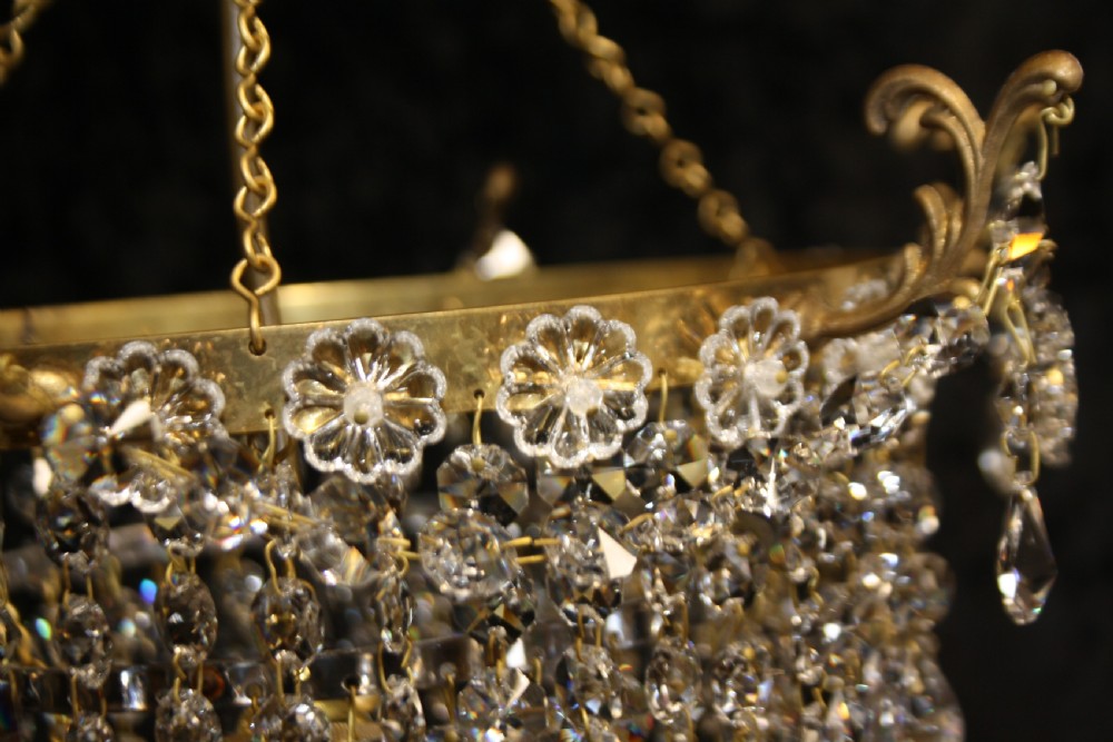 Chandelier with 6 finials to the edge with swags in between View VII