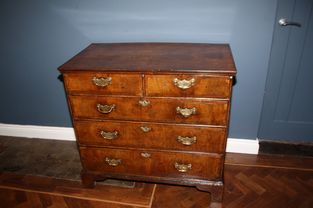 Early 18th century 3F wide C1730 walnut chest of drawers 