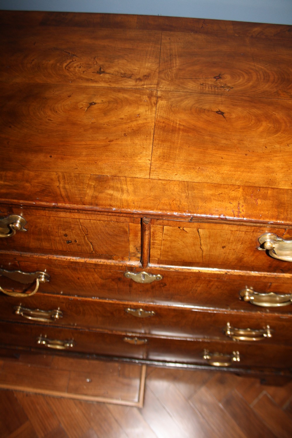 Early 18th century 3F wide C1730 walnut chest of drawers  View XII