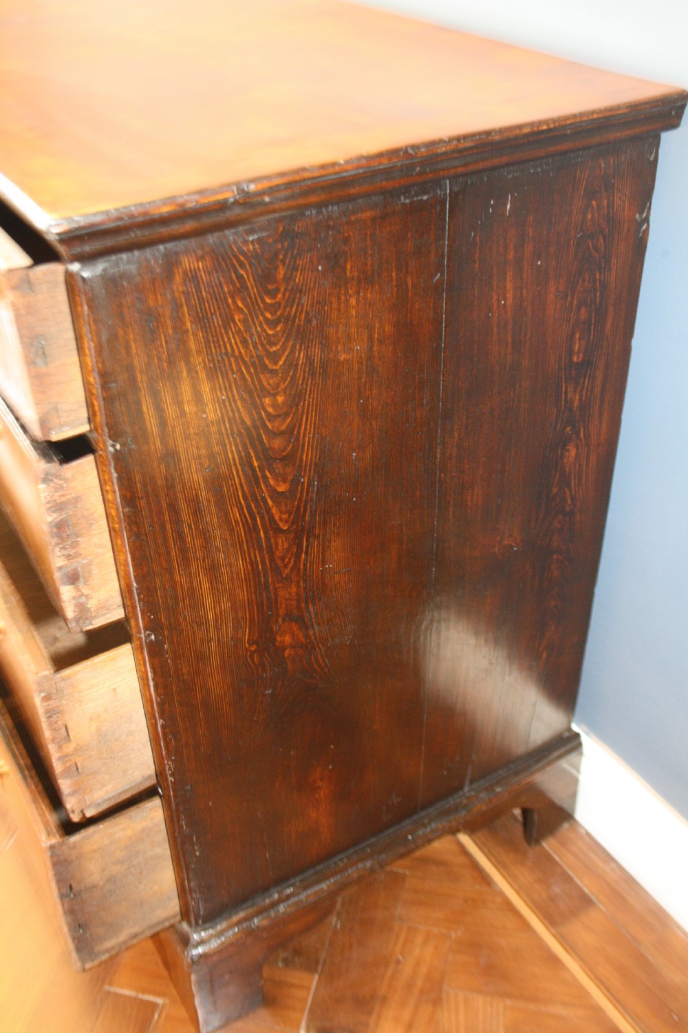 Early 18th century 3F wide C1730 walnut chest of drawers  View XIII