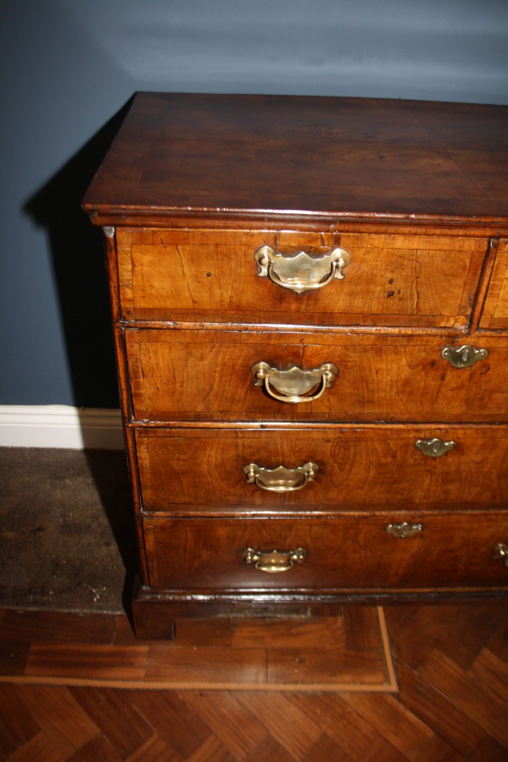 Early 18th century 3F wide C1730 walnut chest of drawers  View XIV