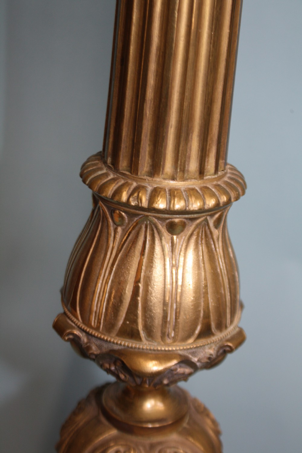 Early 20th century large Dutch style candlestick In brass View IV