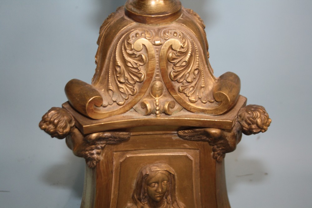 Early 20th century large Dutch style candlestick In brass View VI