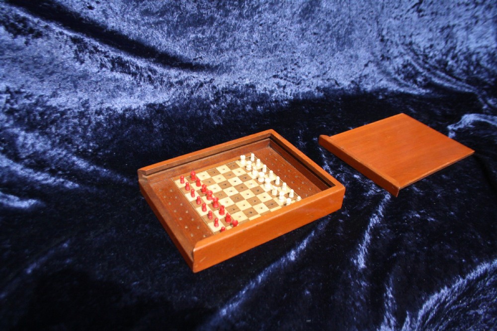 Edwardian miniature chess set 