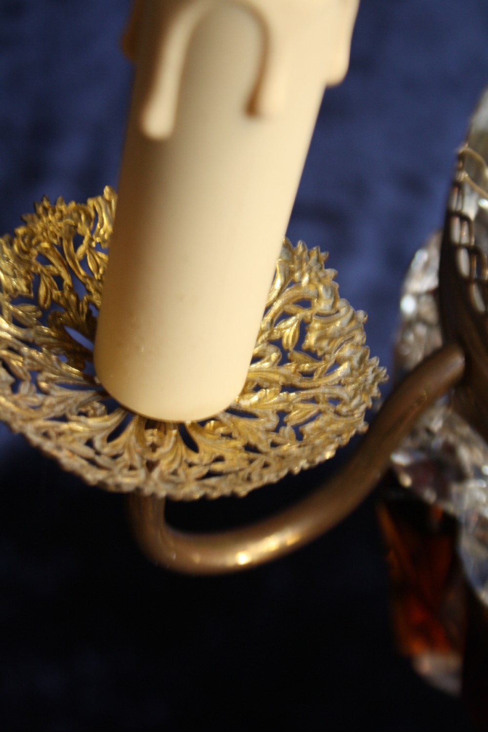 Early 20th century French chandelier with ruby coloured prisms View IV