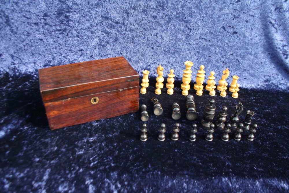 Early 20th century chess set