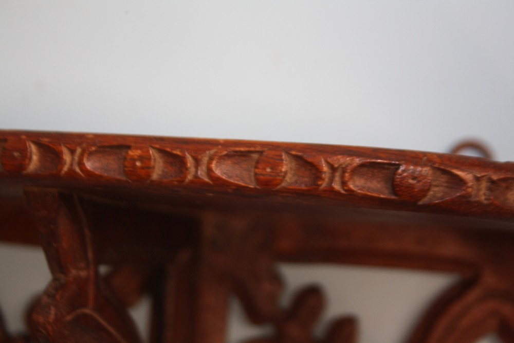 Pair of 19th-century oak wall brackets View V