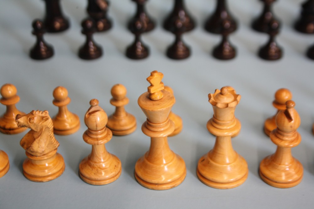 Small weighted chess set made by. (BENETFINK) LONDON View VIII