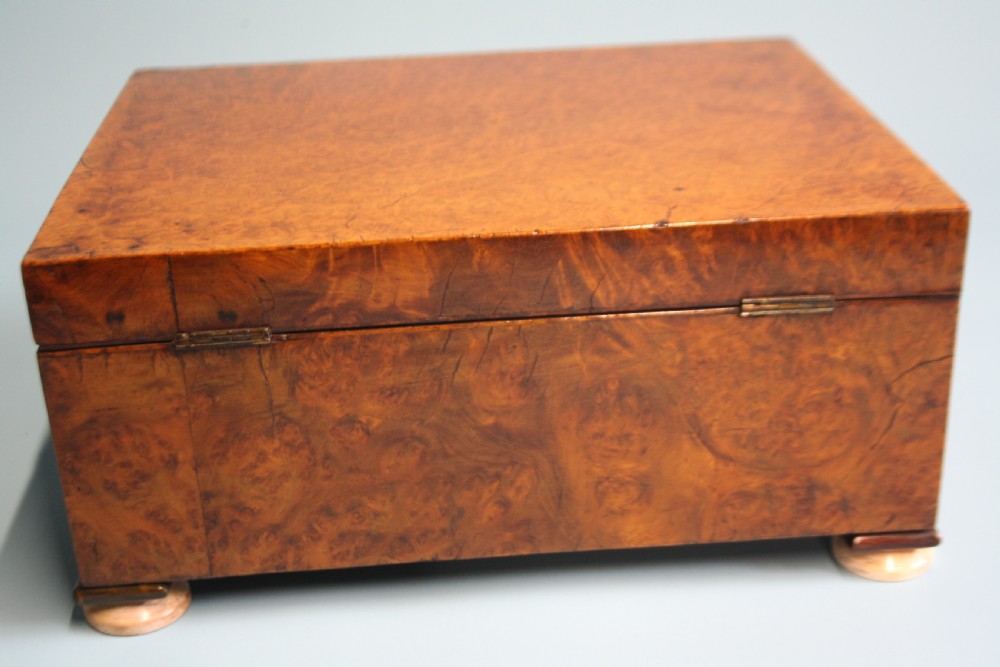 Georgian burr yew Jewellery box with tray and letter compartment View VI
