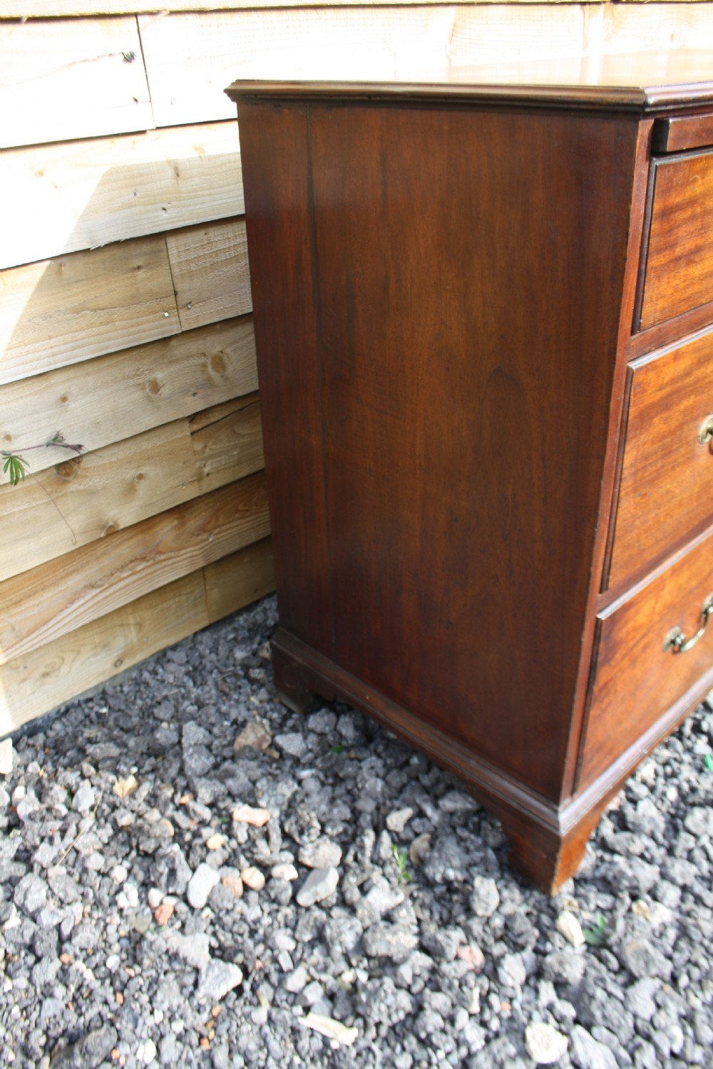 Georgian III three drawers chest with brushing slide 35