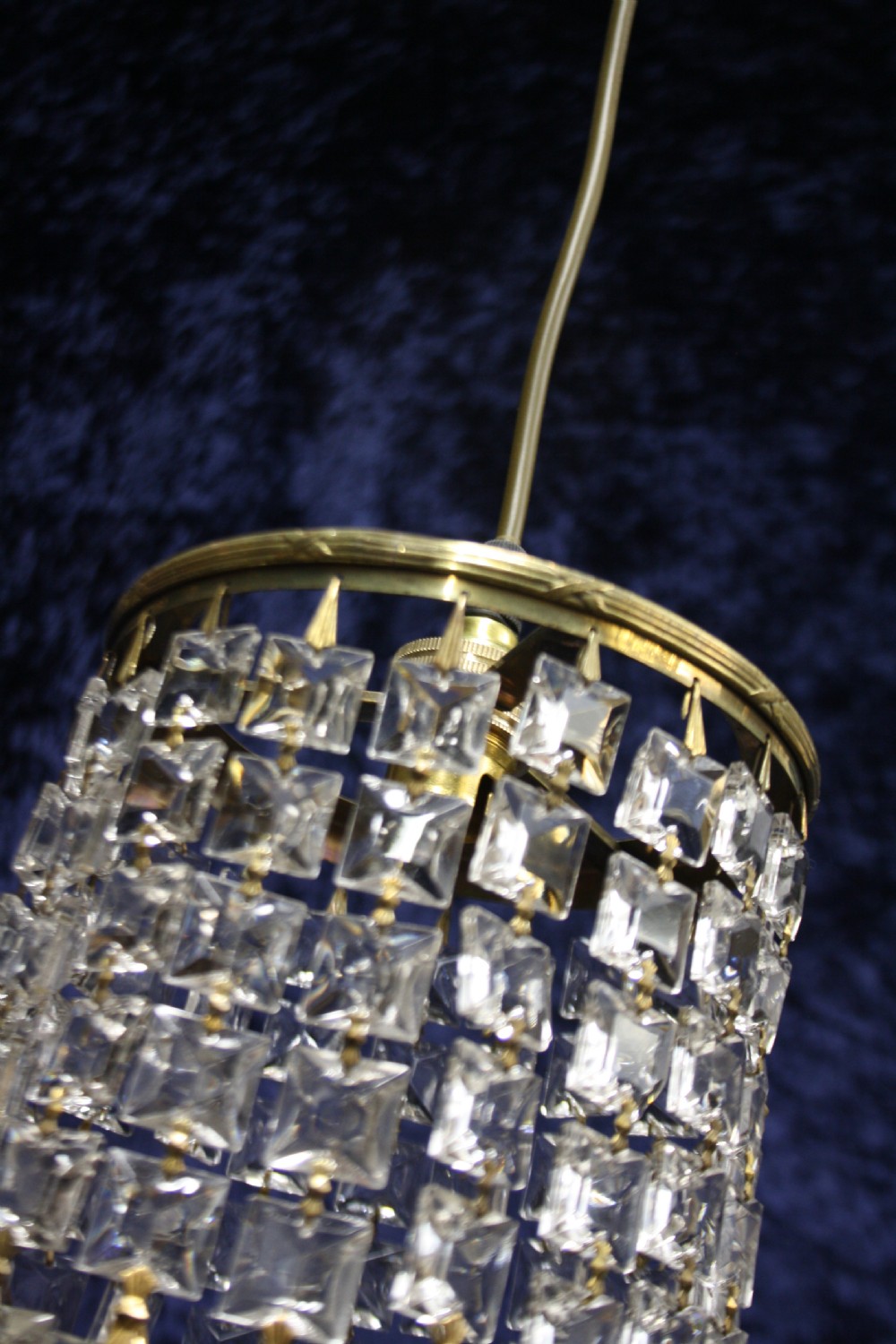 Early 20th century pair of chandeliers with long drips View IV