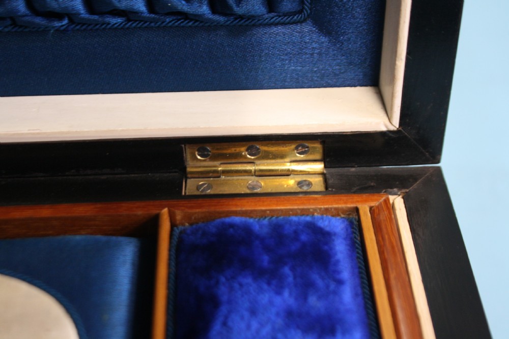 Late 19th century work/Jewellery box with tray to the inside View II