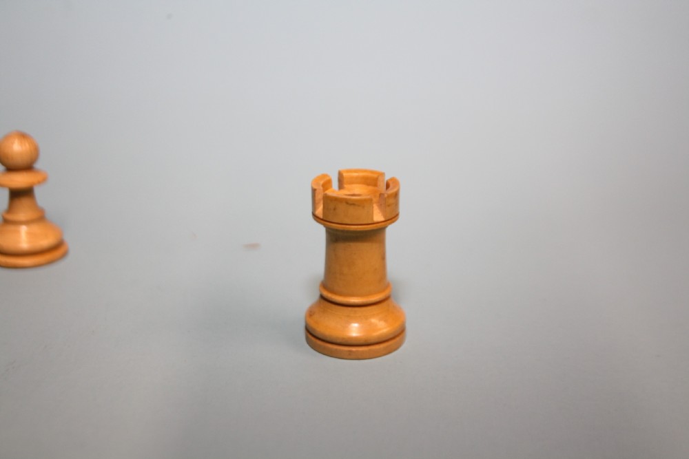 Early 20th century chess set View V