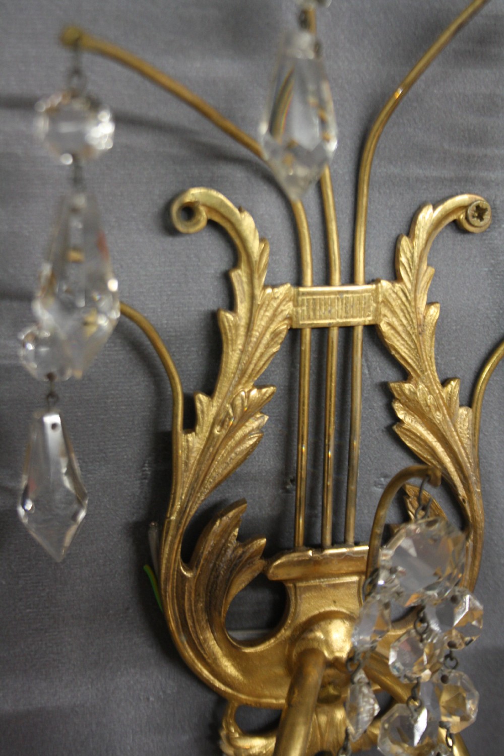 Early 20th century pair of brass wall lights with small spike decoration View II