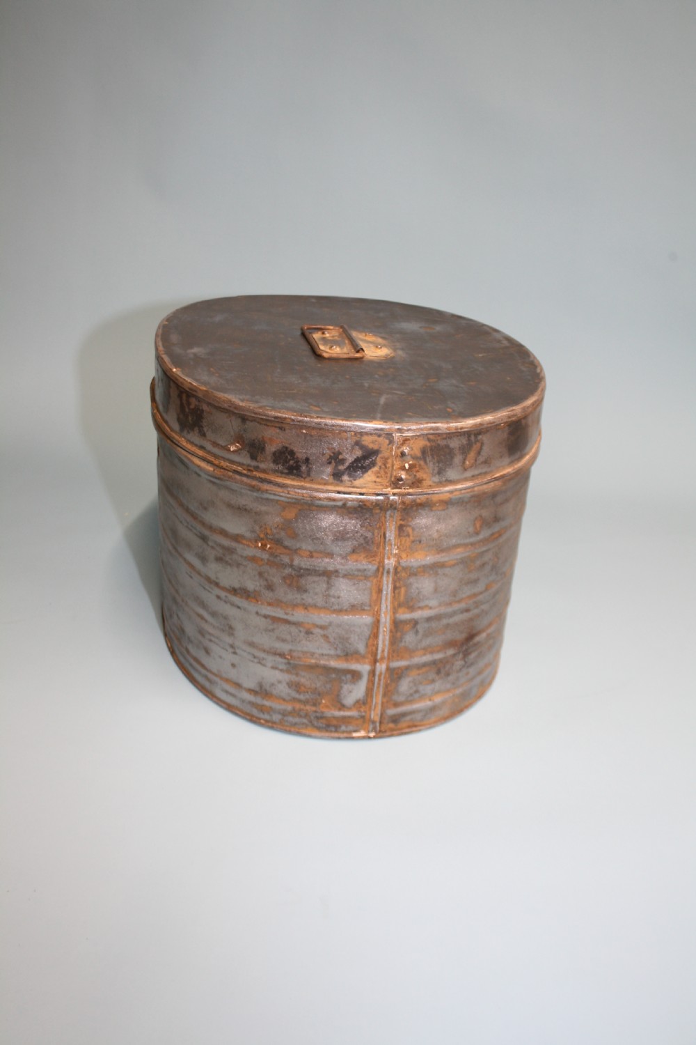 Silver hat box View III