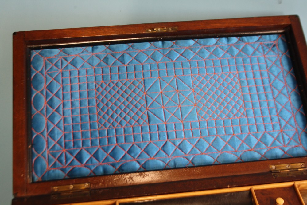 Super quality inlaid writing box in walnut View XI
