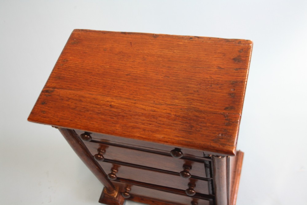 18th century Miniature chest of drawers in oak View XII