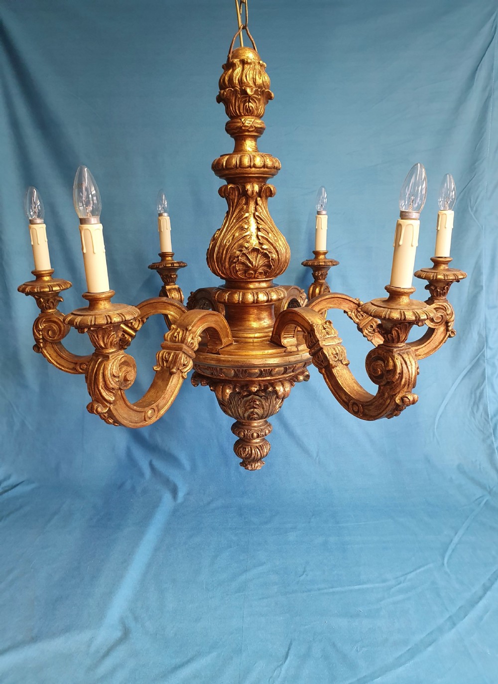 Late 19th-century large gilt wooden carved chandelier