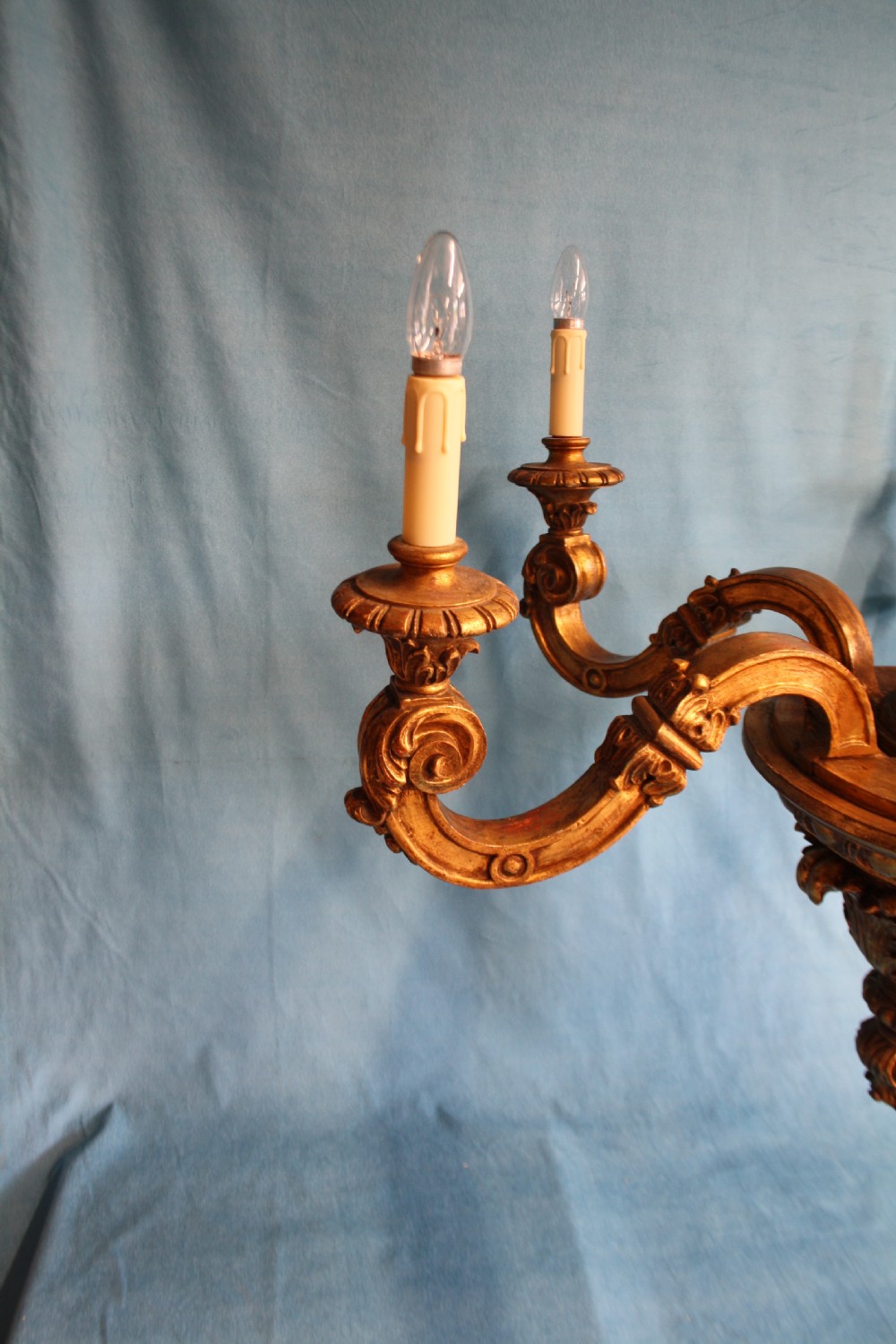 Late 19th-century large gilt wooden carved chandelier View IV