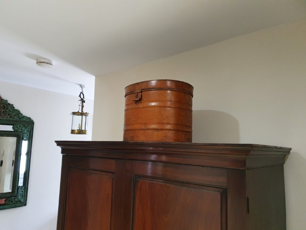 Metal faux oak Victorian hat box View X