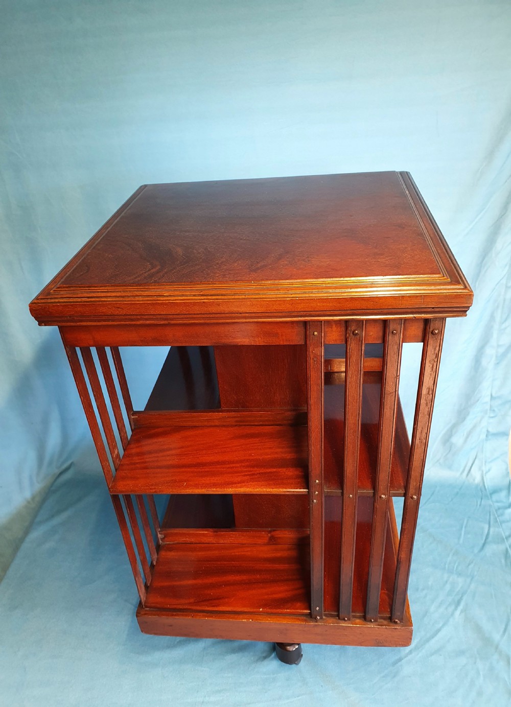 Late 19th century revolving bookcase in mahogany