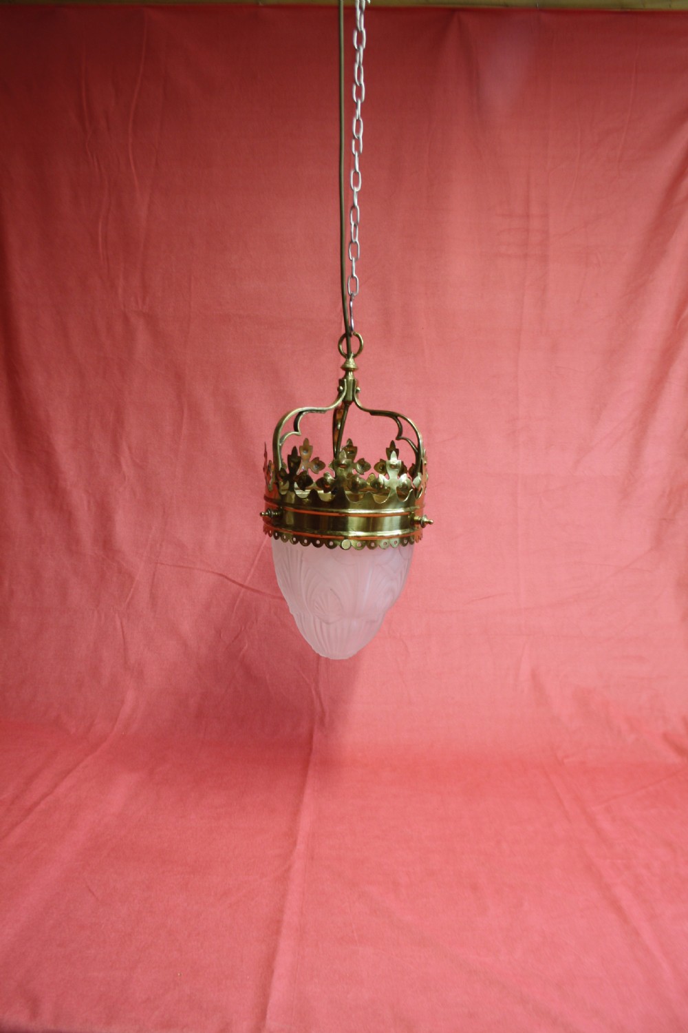 Round coronet top hall light