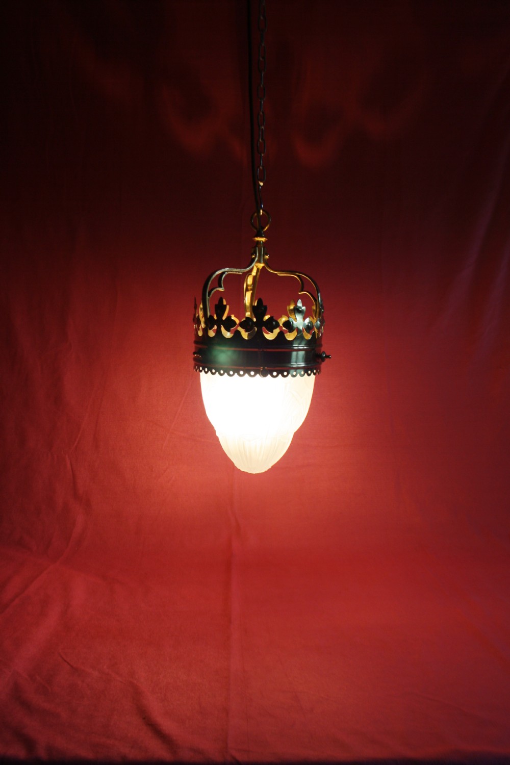 Round coronet top hall light View II
