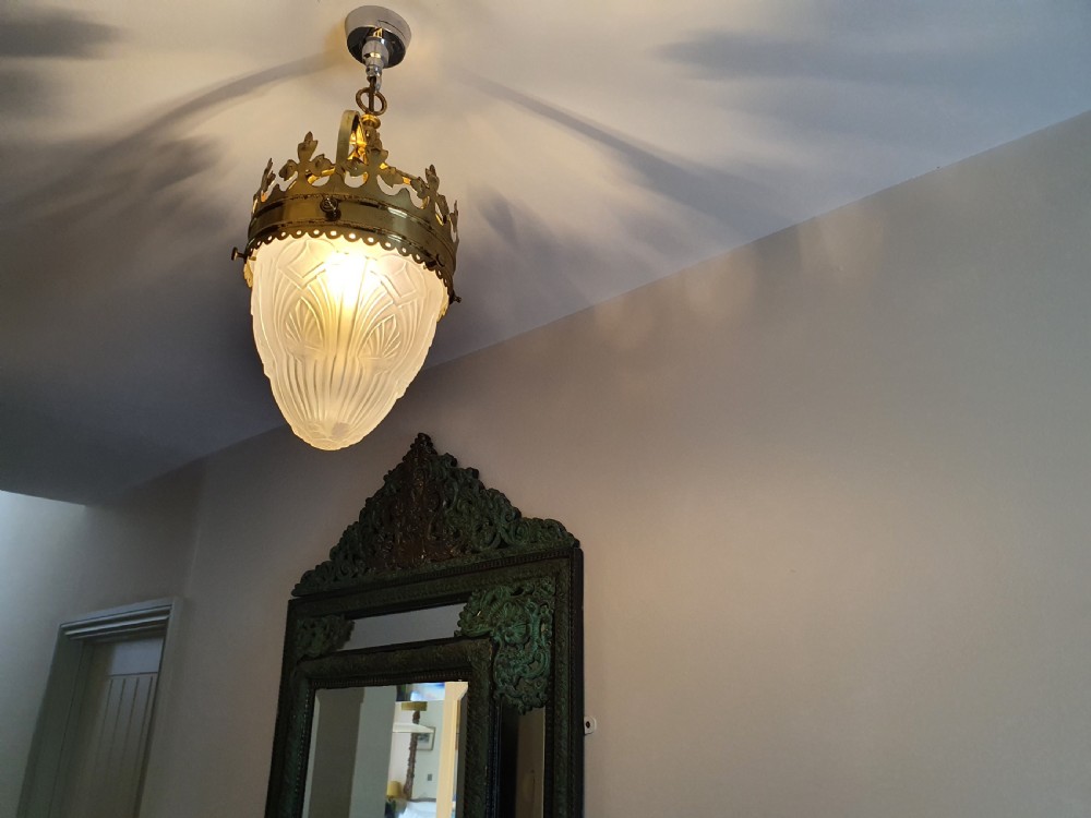 Round coronet top hall light View XI