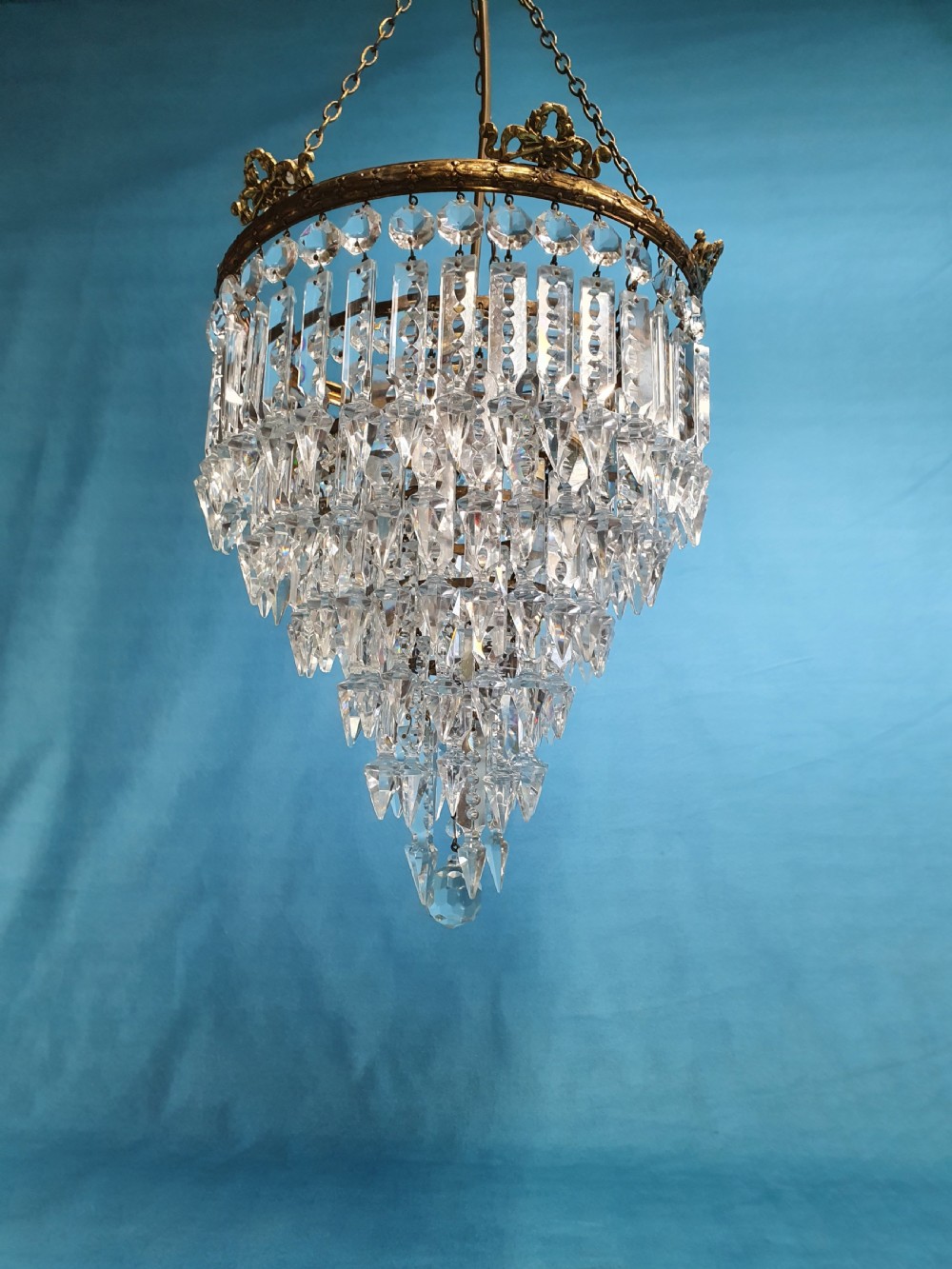 Early 20th century Six tear spike chandelier View VIII