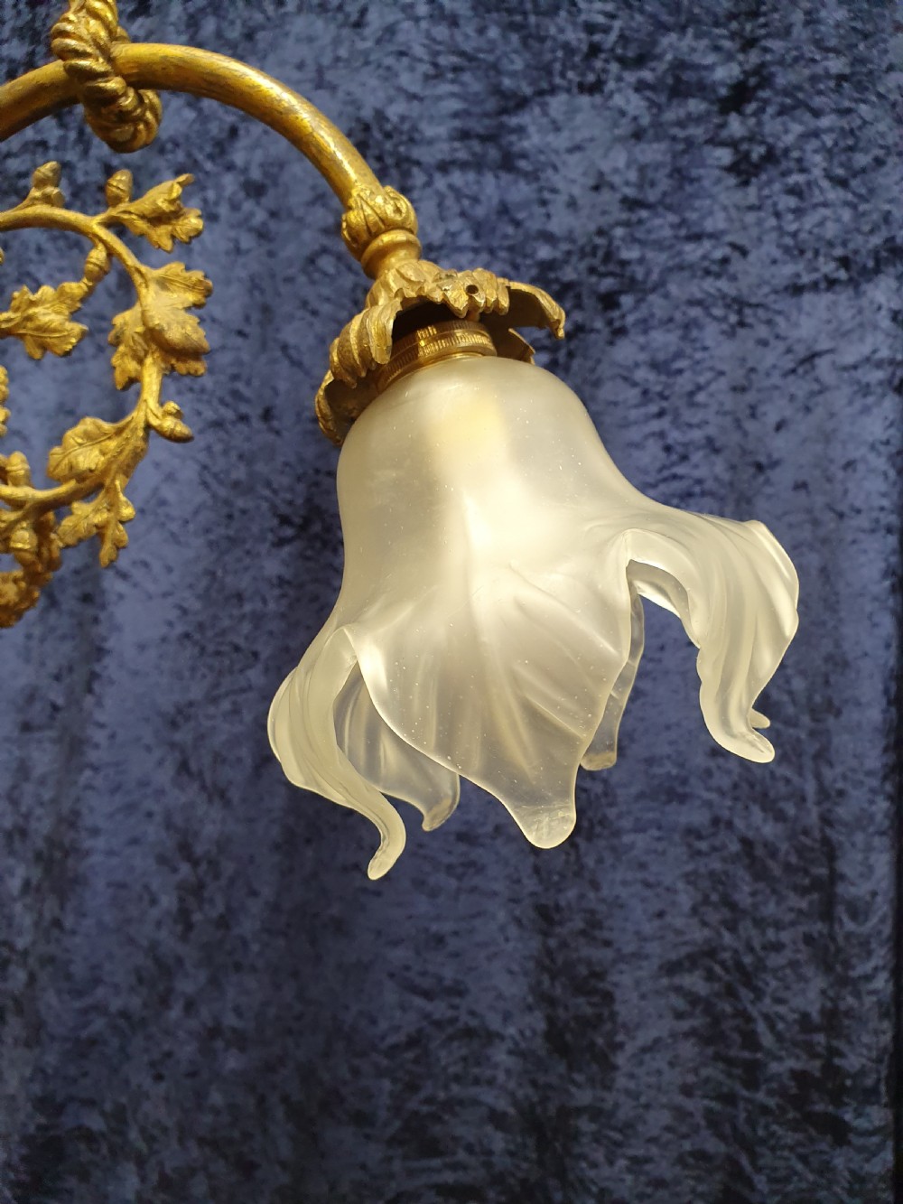 French Victorian-style (19/20th Century) bronze black and gilt chandelier View IV