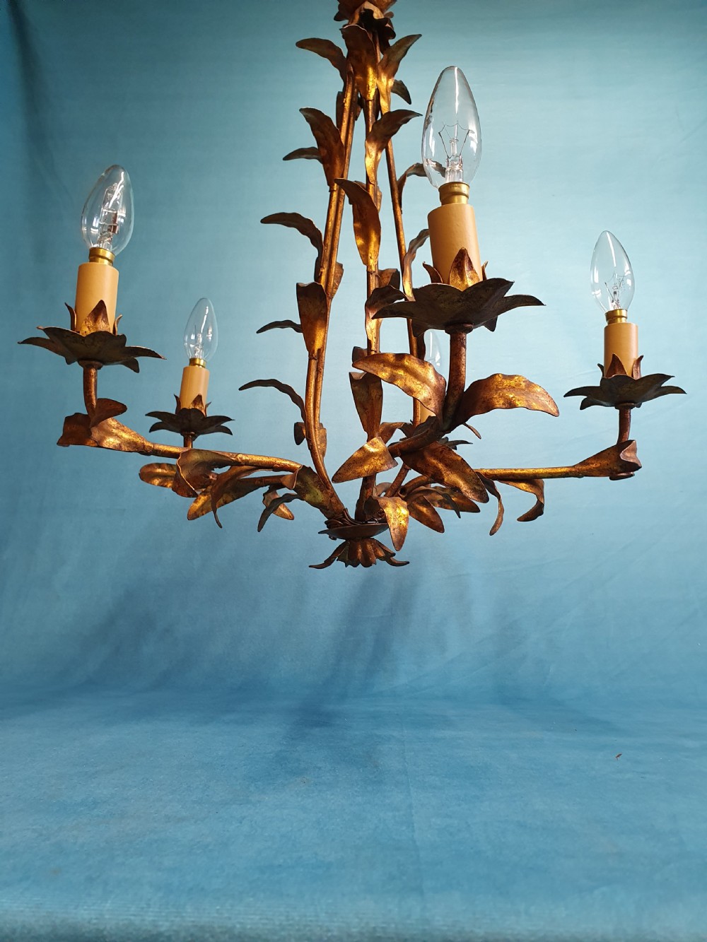 Early 20th century Gilt leaf chandelier View VIII