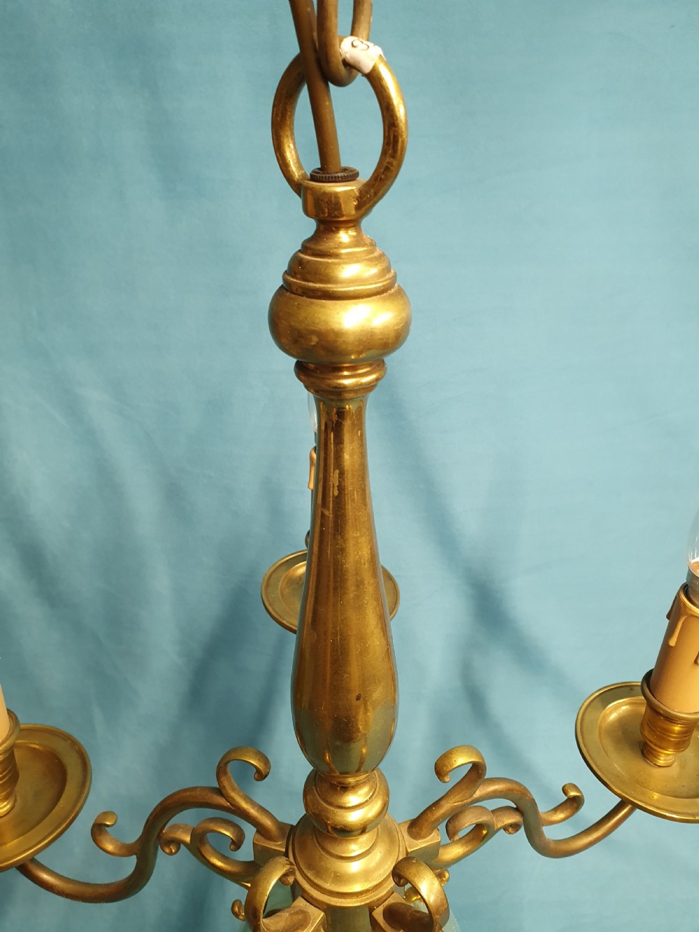 Early 20th century super quality Dutch style chandelier in brass View VI