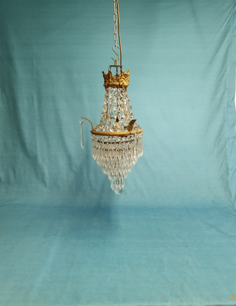 Early 20th century spike chandelier with cherubs