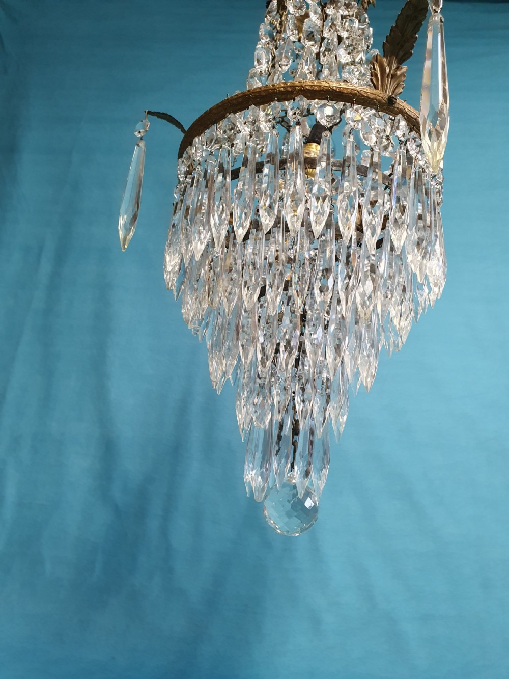 Early 20th century spike chandelier with cherubs View IV