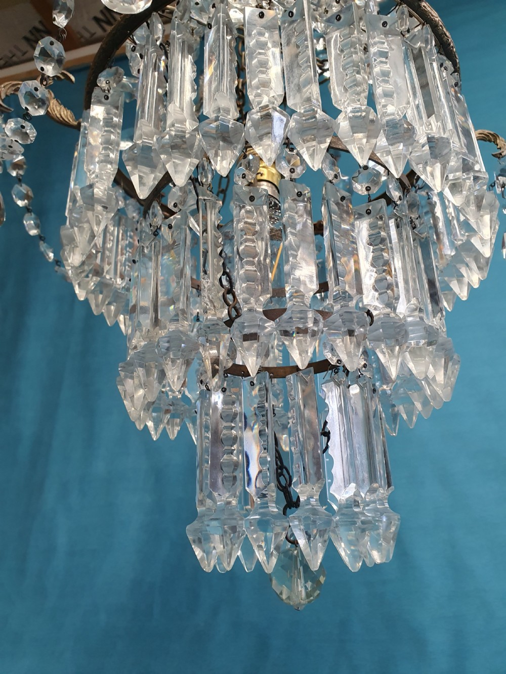 Early 20th century lustre chandelier with cherubs View V