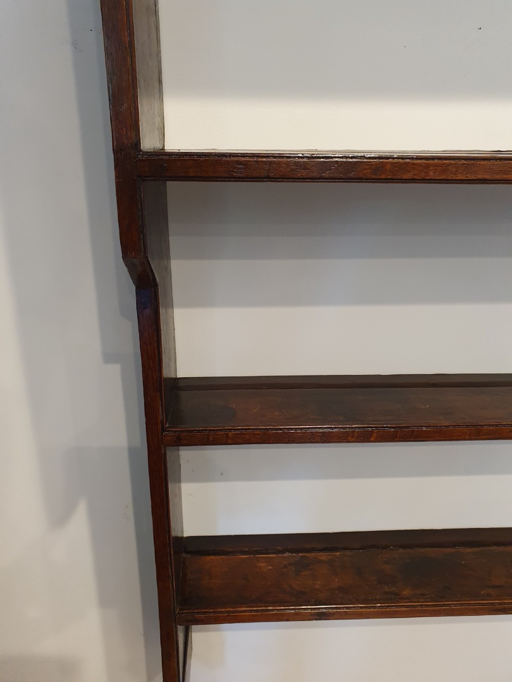 Late 18th century dresser rack View VI