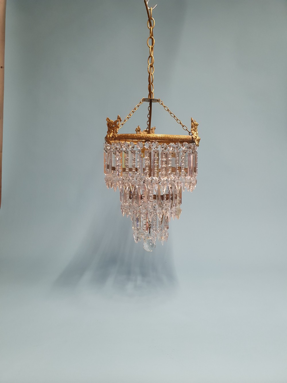 Early 20th century Luster chandelier with cherubs