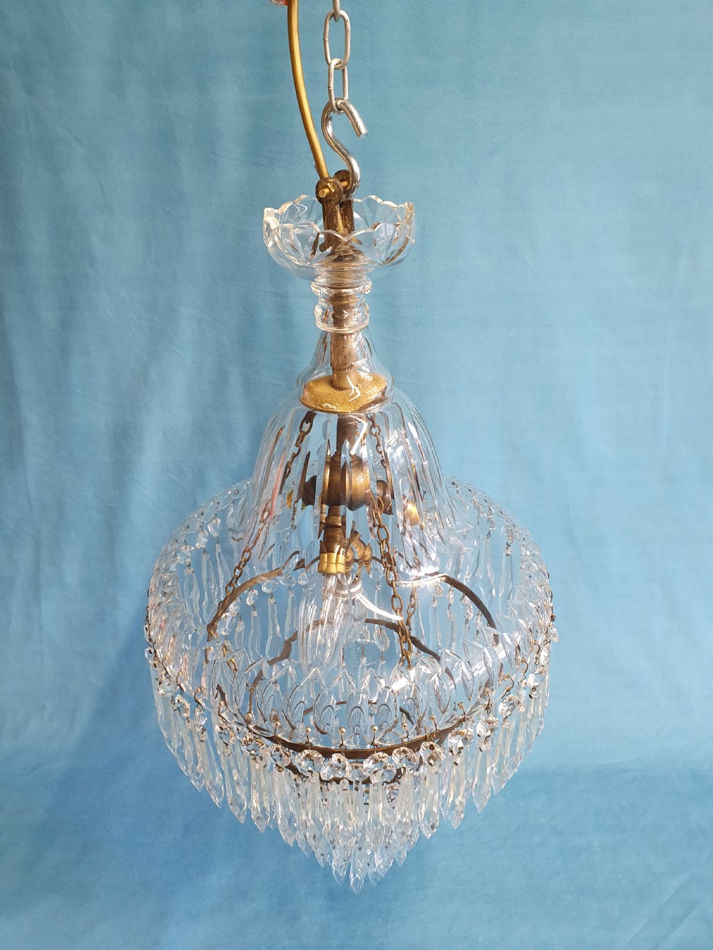 Early 20th century large dome top chandelier with spikes View VIII