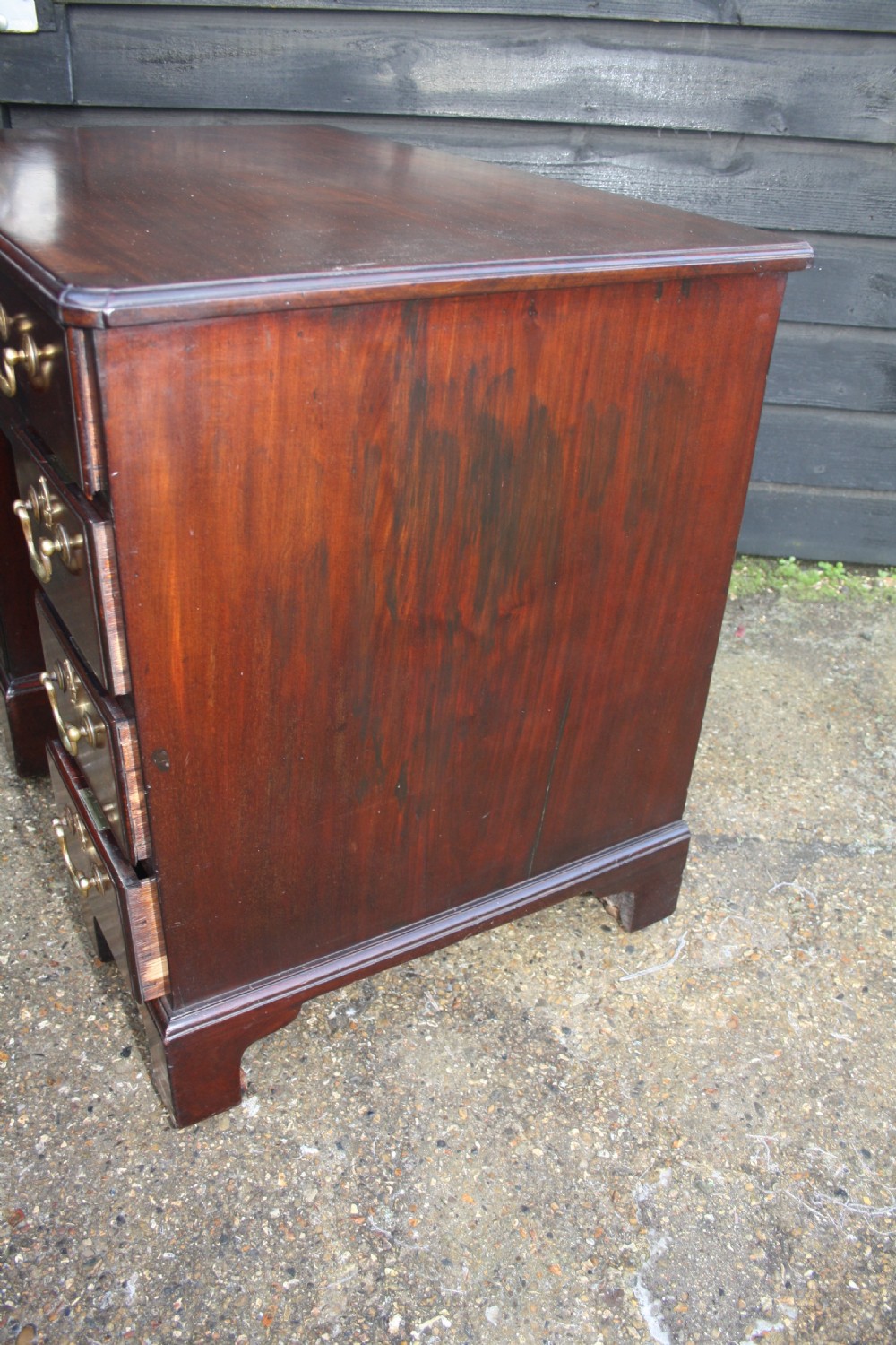 George ll  kneehole desk in mahogany C1750 View VI