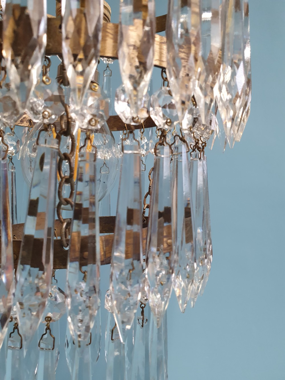 Three tier spike chandelier with leaf decoration 8